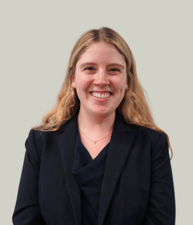 Julia McQuade Headshot